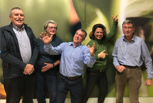 Schermafbeelding 2018-12-10 om 11.19.13 Herman Beekhuis, Pam van 't Hof, Otto van Harmelen, Marije Alma en Paul Wiegerinck